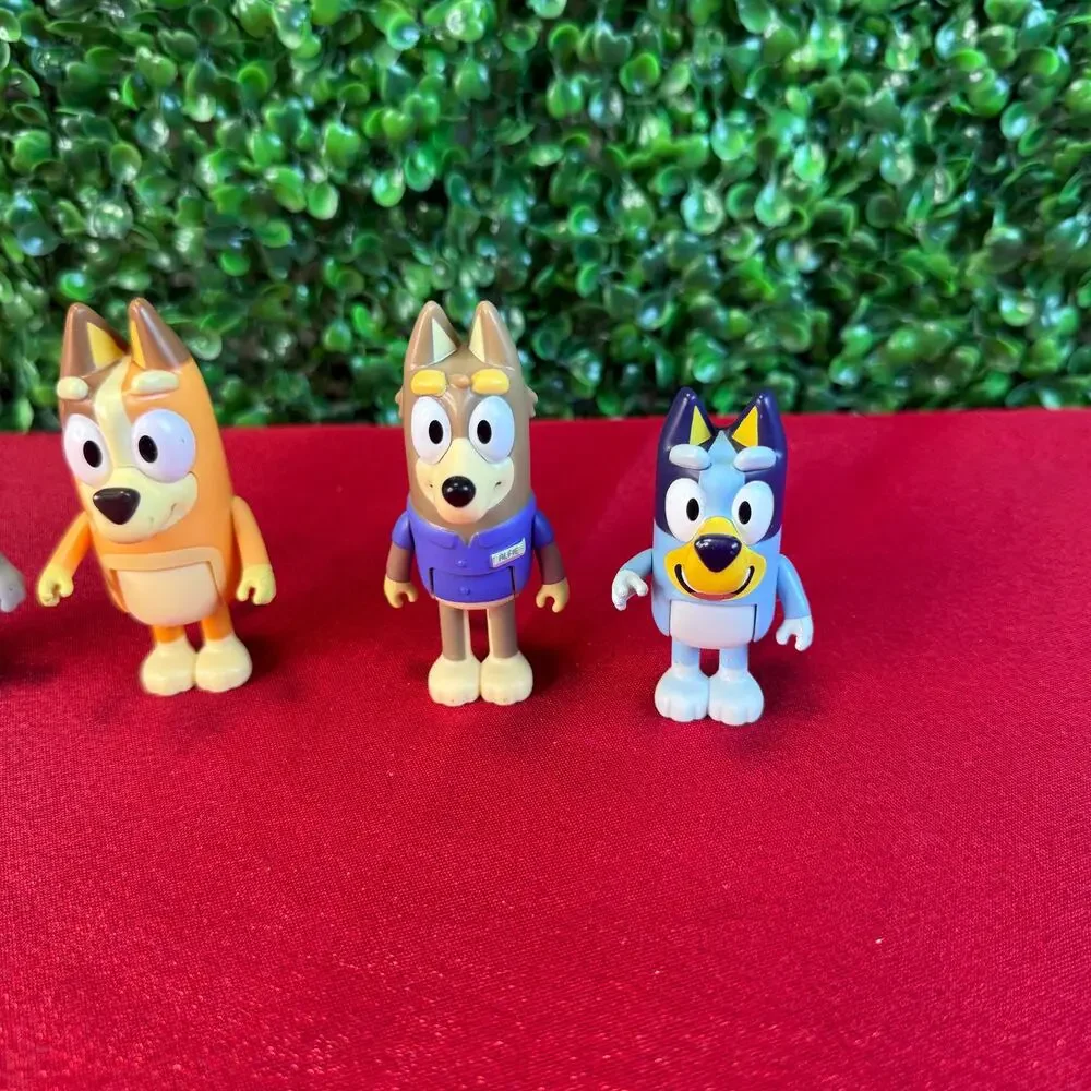 Bluey Family Figure Pack 5 Poseable Characters Action Figures Preschool Toys